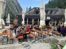 Dinner-at-Hut
